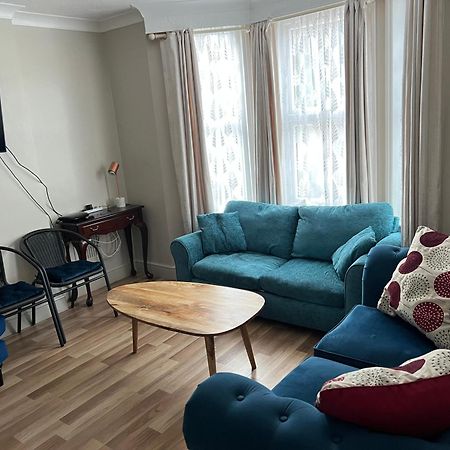 Relaxing Home - 7-10Min To Bournemouth Sandy Beach By Car - Private Garden, Parking And Spa Exterior foto